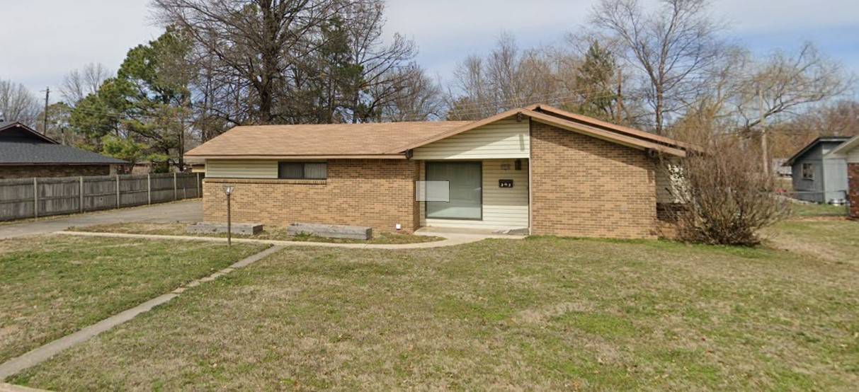 1712 Theodore Dr, Springdale, AR 72762