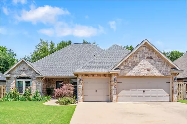 Rogers, AR 72758,4407 W Meadow Oaks Dr