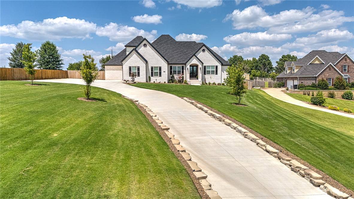 314 Arlington, Tontitown, AR 72762