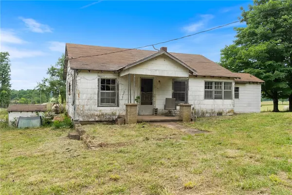 Huntsville, AR 72959,640 Madison 4036