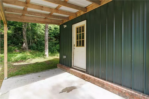 Pineville, MO 64856,489 Busby Ln