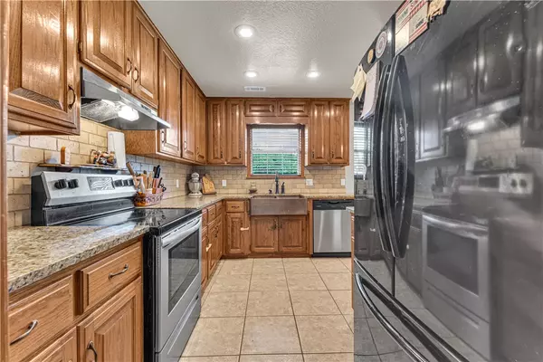Huntsville, AR 72740,1377 Madison 8735