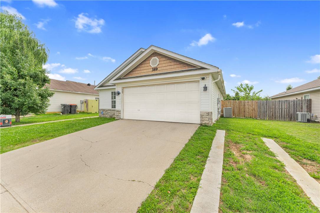 389 Cascade Cir, Springdale, AR 72764
