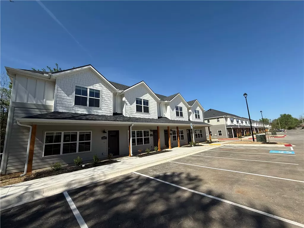 Fayetteville, AR 72701,1875 S Garland Ave #1