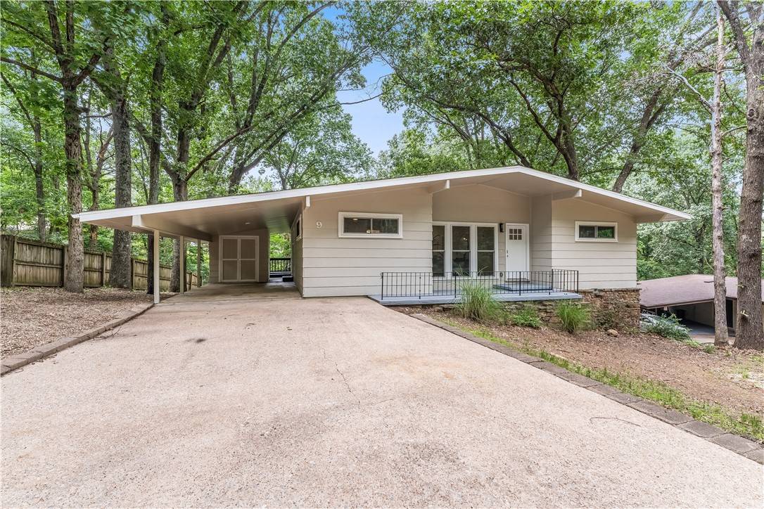 9 Bishampton Ln, Bella Vista, AR 72714