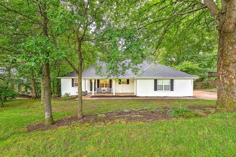 3917 E Caston Dr, Fayetteville, AR 72701