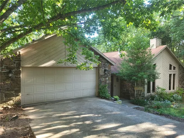 West Fork, AR 72774,33 Dogwood St