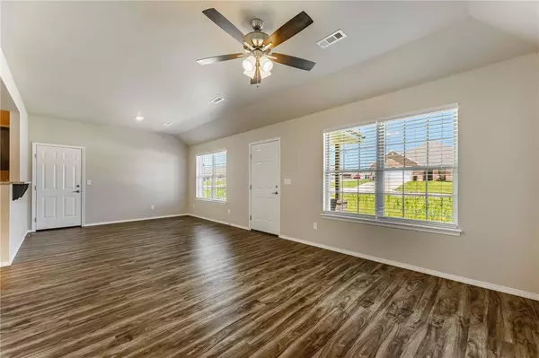 Gentry, AR 72734,2201 Brown Bear Ln