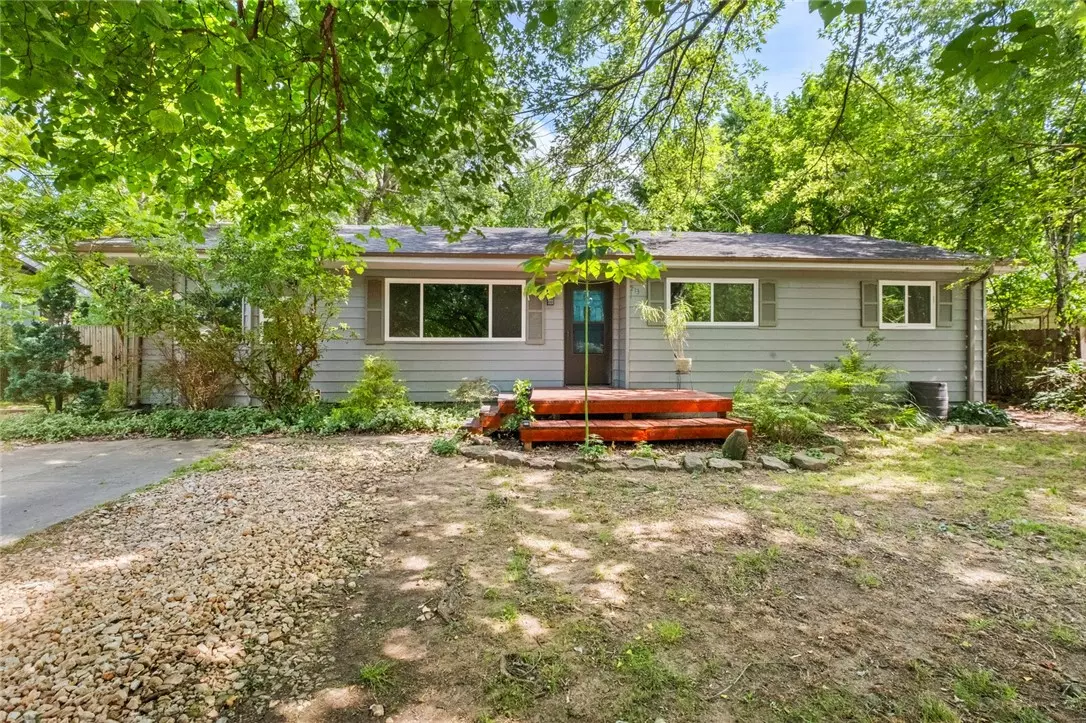 Fayetteville, AR 72703,213 E Harold St