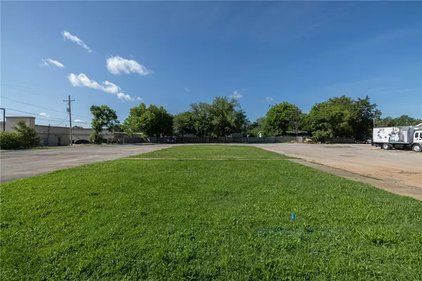 Springdale, AR 72764,983 W Sunset Ave
