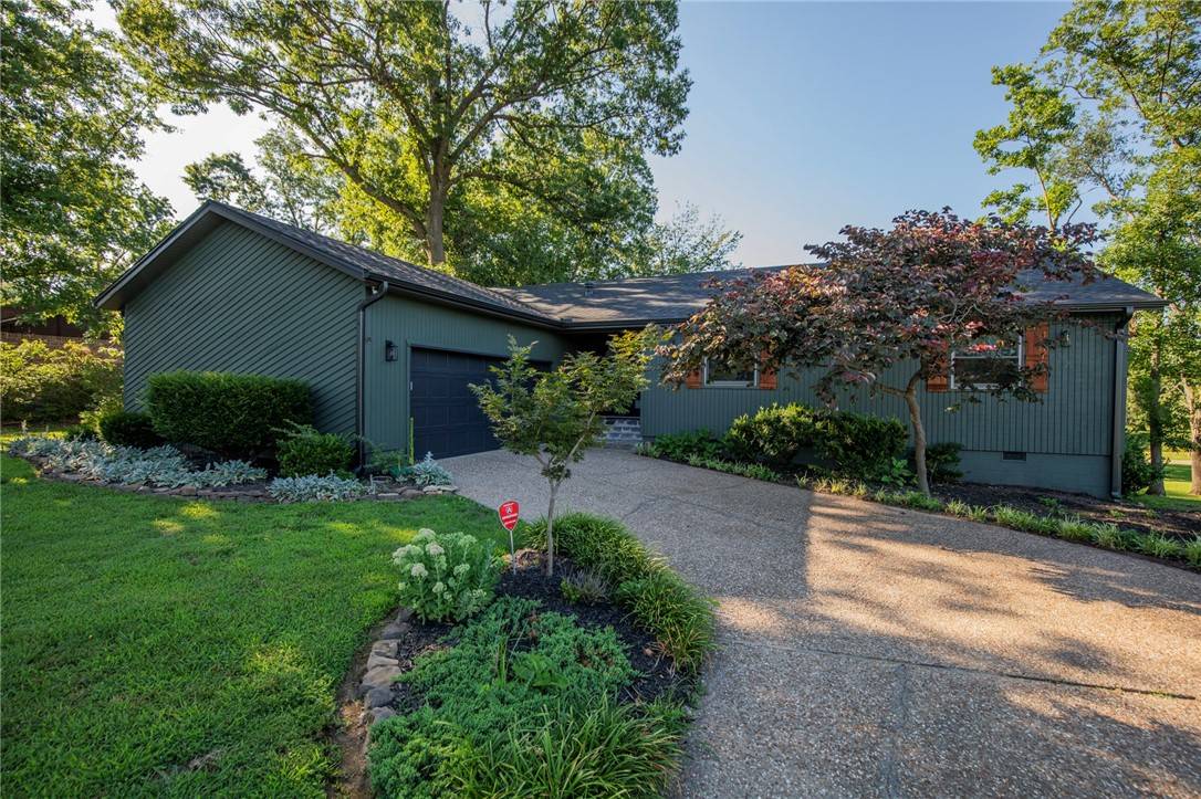 701 Turtle Creek Dr, Rogers, AR 72756