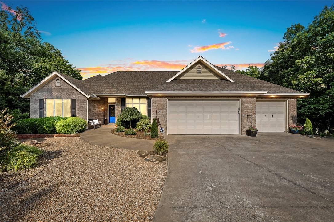 6 Leawood Pl, Bella Vista, AR 72715