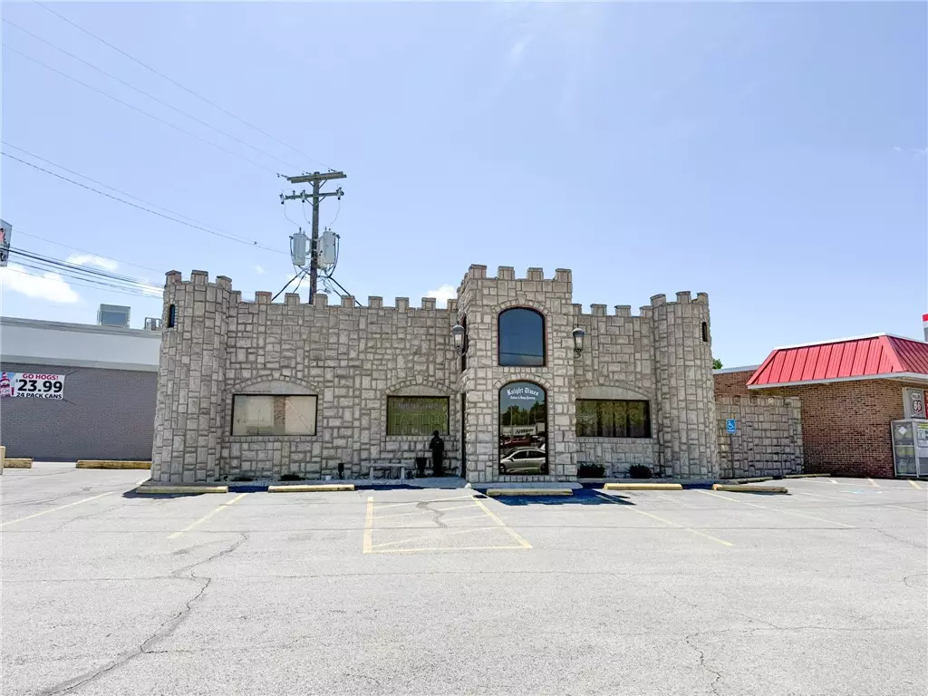 Fayetteville, AR 72703,3014 N College Ave