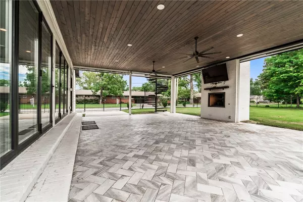 Bentonville, AR 72712,212 NW G St