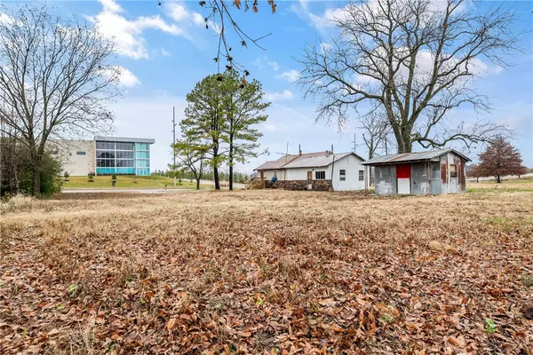 Bentonville, AR 72713,4577 Regional Airport Blvd