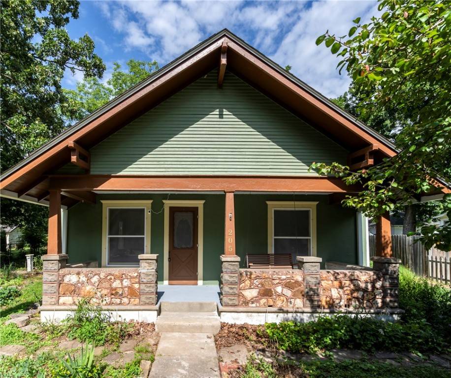 205 Otis Ave, Gentry, AR 72734