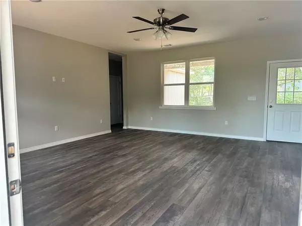 Russellville, AR 72802,1140 E Gum