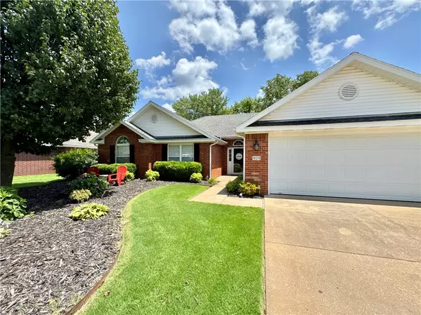 Lowell, AR 72745,409 Bluff Dr