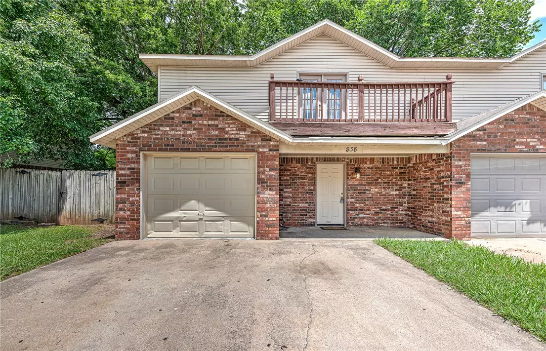 Fayetteville, AR 72703,838 W Peachtree Dr