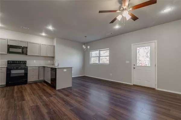 Fayetteville, AR 72703,1000 W Hickory St