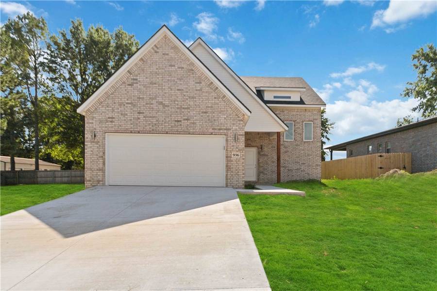936 S Liberty Dr, Fayetteville, AR 72701