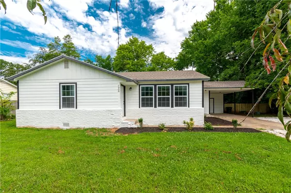 Fayetteville, AR 72703,1908 Lawson St