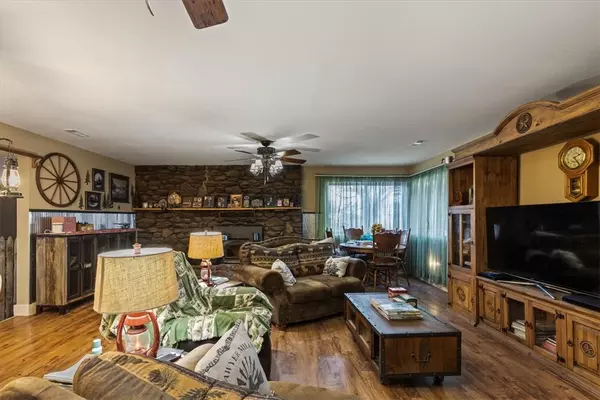 Pea Ridge, AR 72751,2030 Bussey Ln