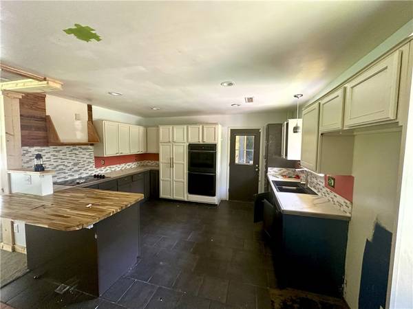 Siloam Springs, AR 72761,17900 Crestwood Dr