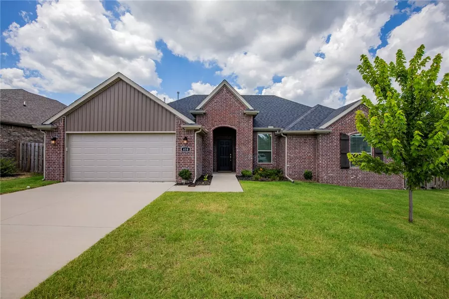 410 S Emerald Woods, Farmington, AR 72730