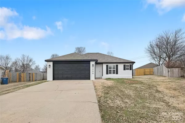 Bentonville, AR 72712,906 SW Terry Ln