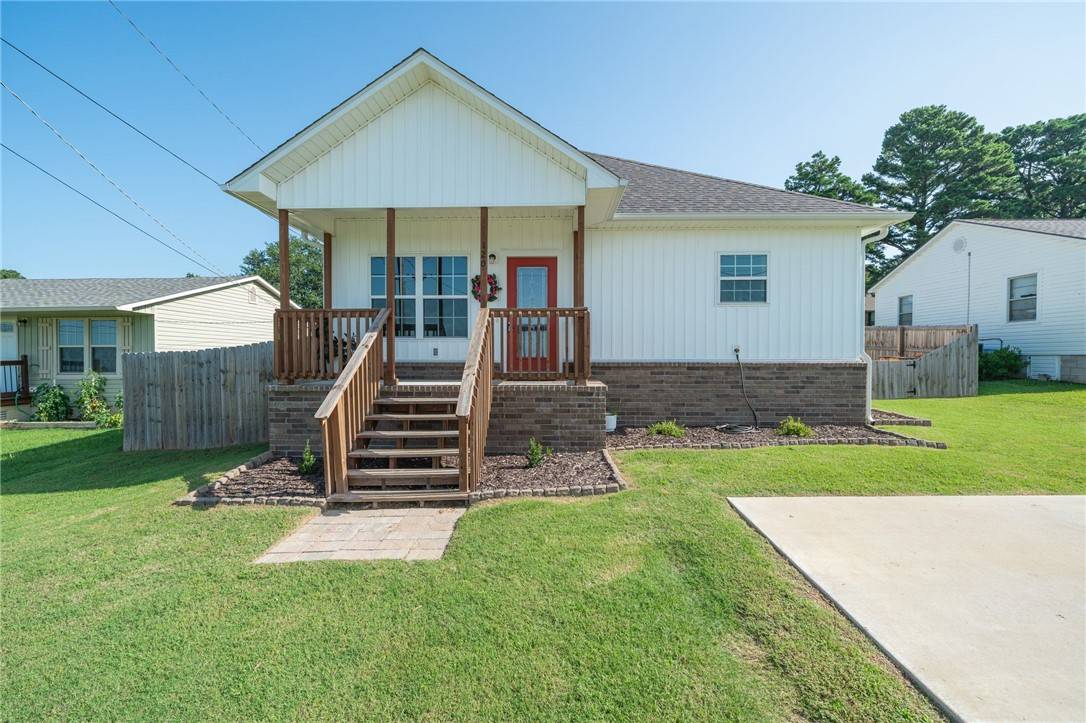 120 Lake Dr, Alma, AR 72921