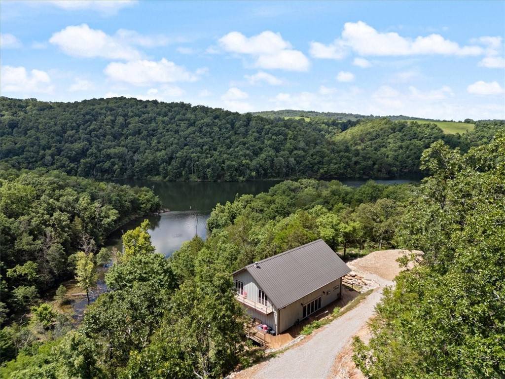 1015 County Road 142, Eureka Springs, AR 72632