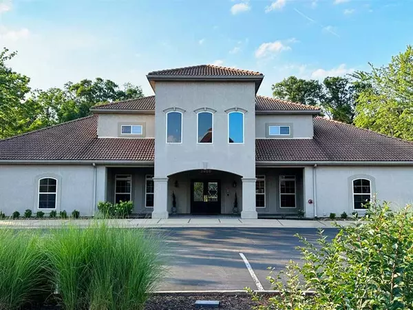 5209 W Village Pkwy, Rogers, AR 72758