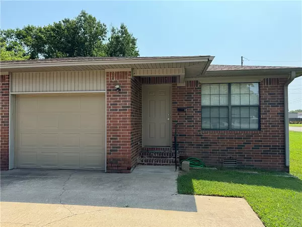 Russellville, AR 72801,1311 S Commerce Ave