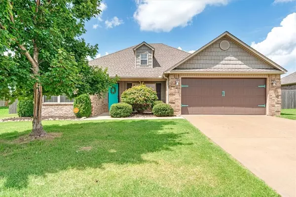 640 Saddlehorn Dr, Centerton, AR 72719