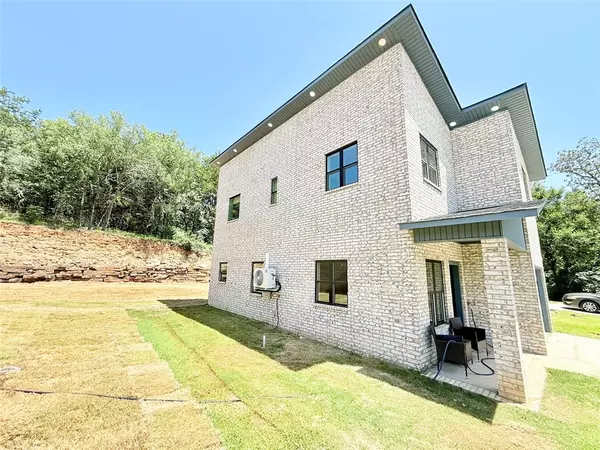 London, AR 72847,52 W Old Wire Rd