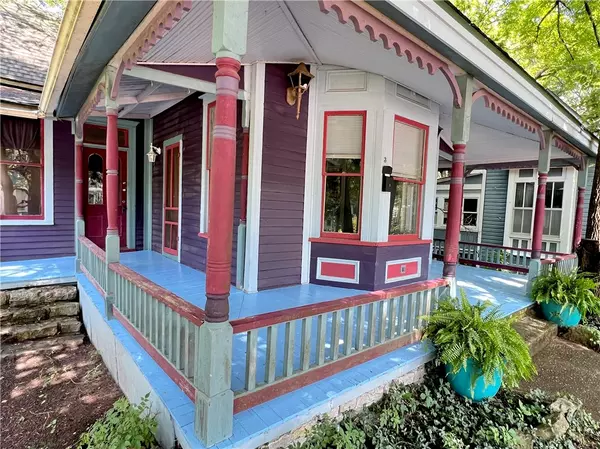 Eureka Springs, AR 72632,34 White St