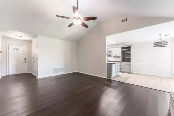 Rogers, AR 72756,1105 N Oriole Ave