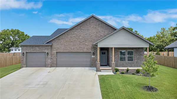 Pea Ridge, AR 72751,2208 Riggins Ave