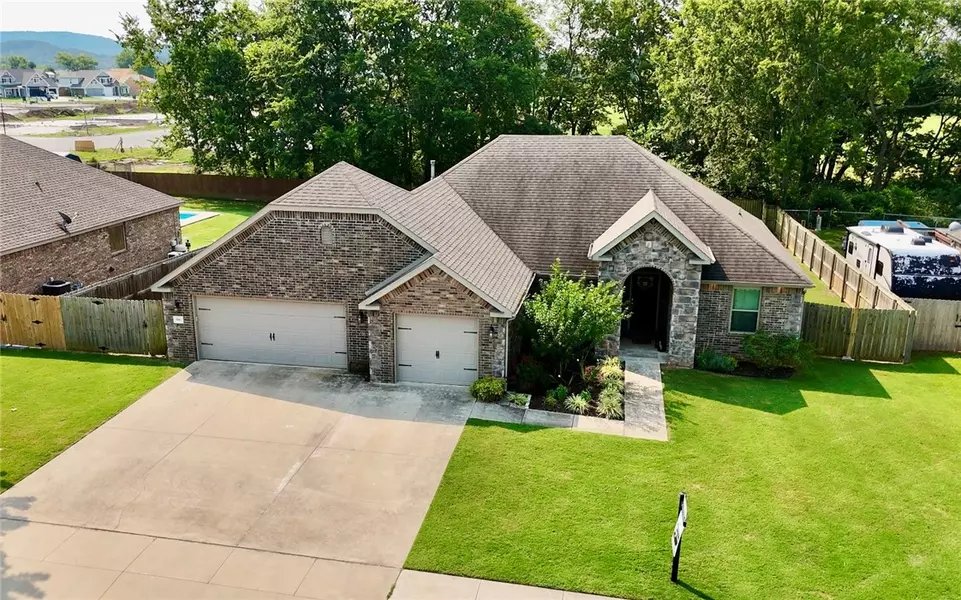 805 Sedgwick Dr, Prairie Grove, AR 72753