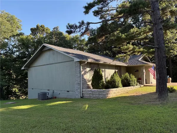 Bella Vista, AR 72715,1 Brighstone Ln