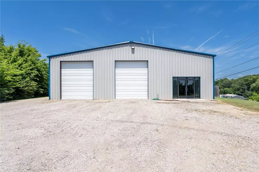 Mountainburg, AR 72946,8353 N 71 Hwy