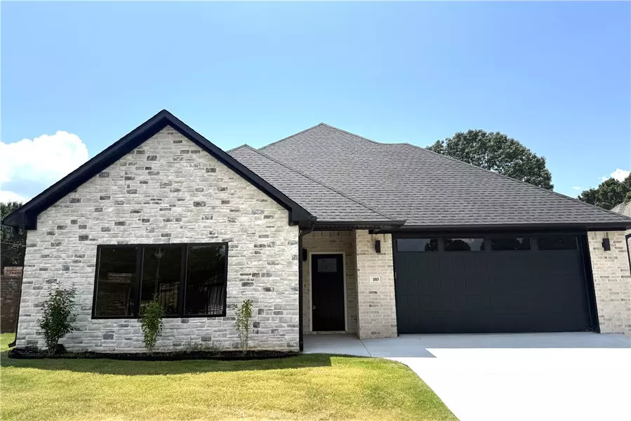 103 Harbor Cir, Russellville, AR 72802