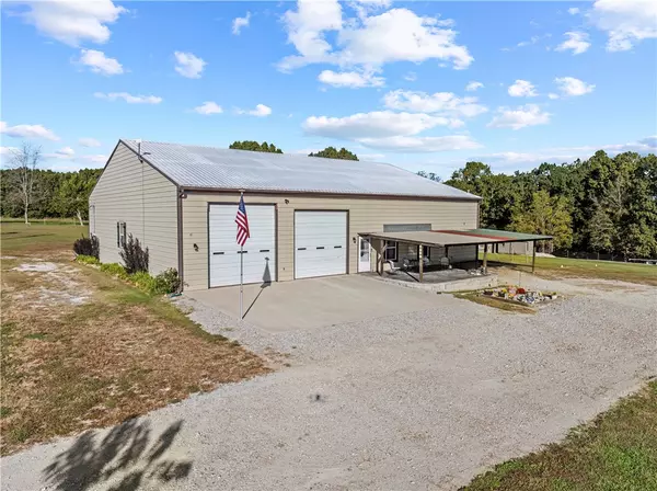 6800 White Fence Dr, Harrison, AR 72601