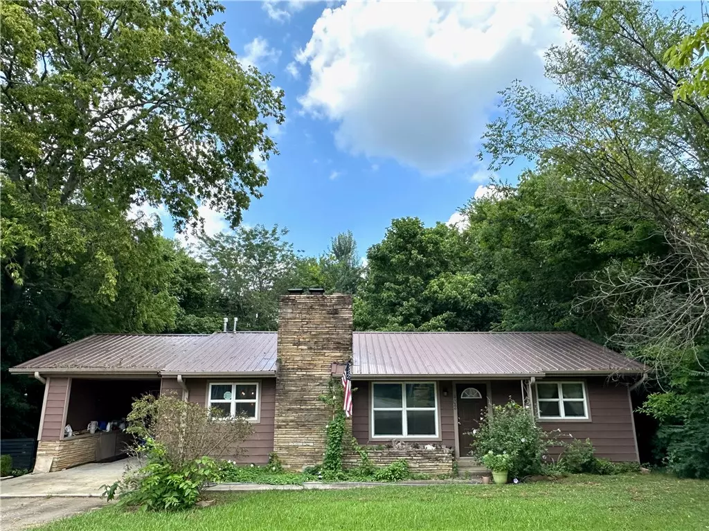 West Fork, AR 72774,402 Phillips St