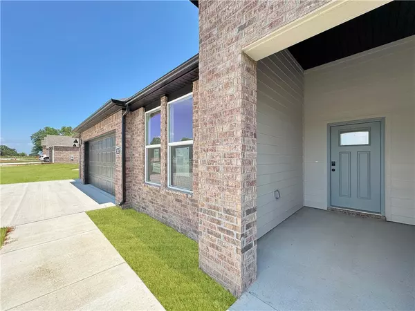 Springdale, AR 72764,3017 Hattie Ln