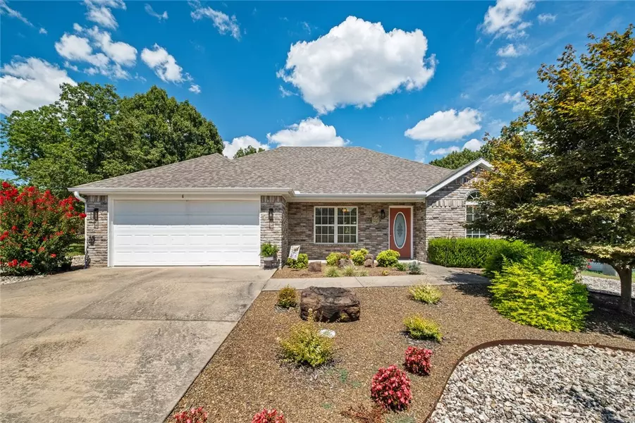 8 Hillswick Dr, Bella Vista, AR 72715