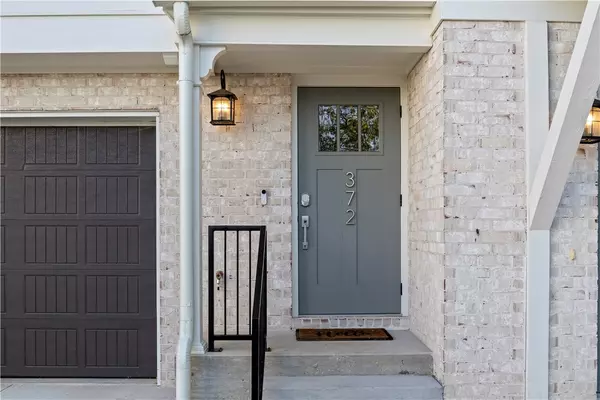 Fayetteville, AR 72701,372 S Hill Ave