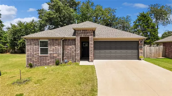 911 W Sonoma St, Rogers, AR 72758