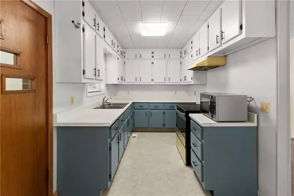 Diamond City, AR 72644,415 W Sherwood Dr